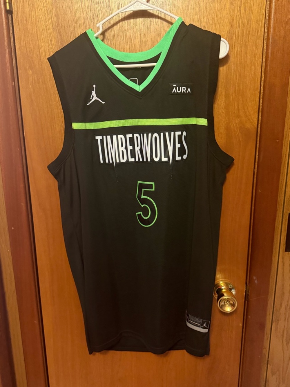 Anthony Edward’s jersey